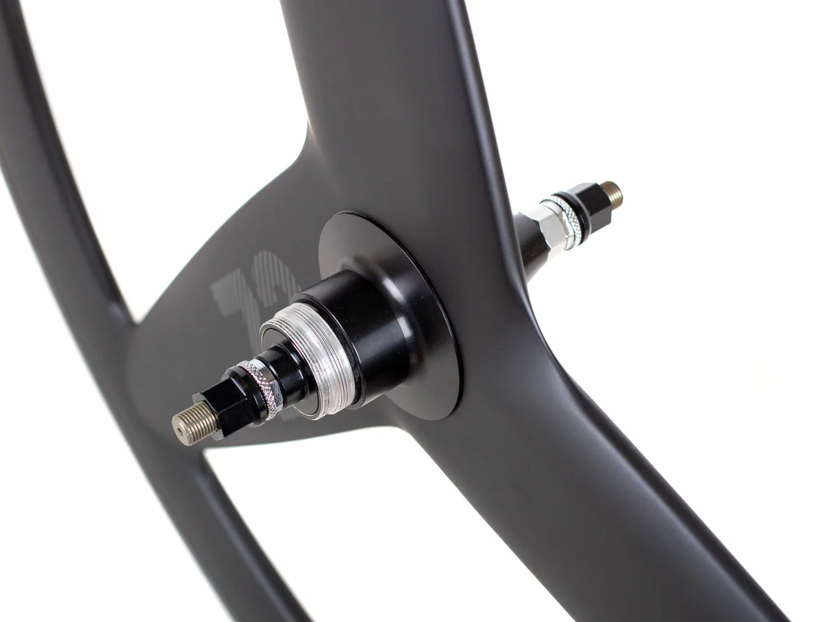 BLB Notorious Z3 Voll-Carbon Tri-Spoke - Hinterrad 5 BLB Notorious Z3 Voll-Carbon Tri-Spoke - Hinterrad – Bild 3