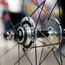 SMParts. Force 45 TLR 3K Twill Weave X DT SWISS 370 Track 20/24 Loch Laufradsatz -Ridea Verkäufe 31019 SMP 3K DT 370 LRS 3