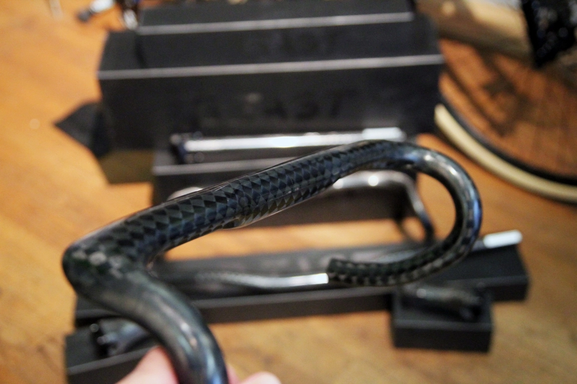 BEAST Components - ULTRA BAR Lenker Carbon, SQUARE-Finish, 31.8mm 3 BEAST Components - ULTRA BAR Lenker Carbon, SQUARE-Finish, 31.8mm