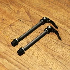 Larry Vs Harry Larry Vs. Harry Schnellspanner - Steckachse Für Bullitt 7 Larry Vs Harry Larry Vs. Harry Schnellspanner - Steckachse Für Bullitt -Ridea Verkäufe Bullitt Steckachse 3