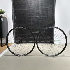 DT-Swiss GR531 X DT-Swiss 350 Road Centerlock Laufradsatz - 28 Loch