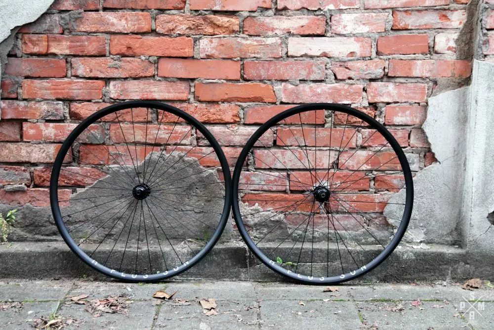 H+Son Archetype X BLB KING HUB Track Laufradsatz Schwarz, 32Loch 3 H+Son Archetype X BLB KING HUB Track Laufradsatz Schwarz, 32Loch