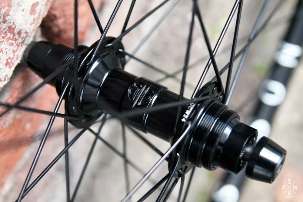 H+Son Archetype X BLB KING HUB Track Laufradsatz Schwarz, 32Loch 6 H+Son Archetype X BLB KING HUB Track Laufradsatz Schwarz, 32Loch – Bild 4