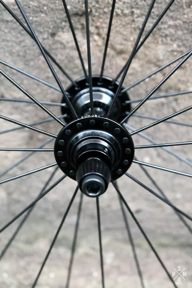 H+Son Archetype X BLB KING HUB Track Laufradsatz Schwarz, 32Loch 7 H+Son Archetype X BLB KING HUB Track Laufradsatz Schwarz, 32Loch – Bild 5