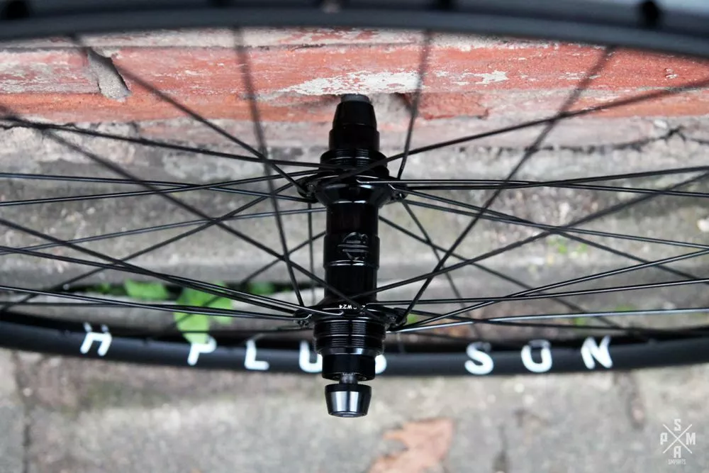 H+Son Archetype X BLB KING HUB Track Laufradsatz Schwarz, 32Loch 9 H+Son Archetype X BLB KING HUB Track Laufradsatz Schwarz, 32Loch – Bild 7