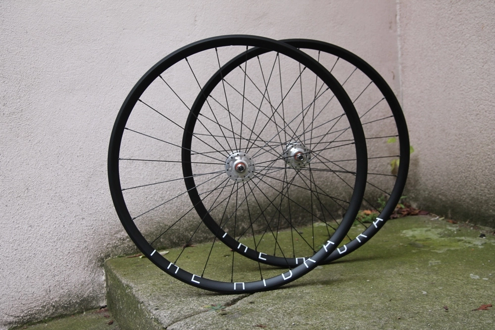 H+Son THE HYDRA X SwiftArt. Boost Track Laufradsatz 32 Loch 3 H+Son THE HYDRA X SwiftArt. Boost Track Laufradsatz 32 Loch