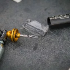 Lezyne Tubeless CO2 Blaster 2in1 Pumpe & Reparaturwerkzeug 7 Lezyne Tubeless CO2 Blaster 2in1 Pumpe & Reparaturwerkzeug -Ridea Verkäufe Lezyne Tubeless CO2 Kit 3