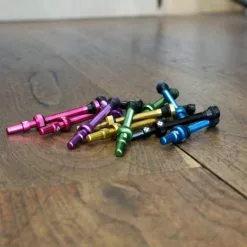 Muc-Off Tubeless Ventile 60mm - Farbig -Ridea Verkäufe Muc Off Tubeless Ventile 1