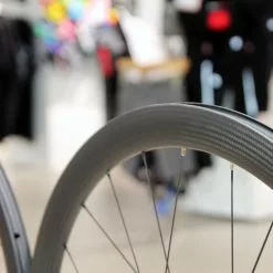 SMParts. Force 45, T700 Clincher TLR Carbon Felge 3K Twill Weave, 700c 28" 12 SMParts. Force 45, T700 Clincher TLR Carbon Felge 3K Twill Weave, 700c 28" -Ridea Verkäufe SMP Force45 Carbonfelge 3K 5