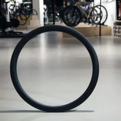 SMParts. Force 45, T700 Clincher TLR Carbon Felge UD Matt, 700c 28" -Ridea Verkäufe SMP Force45 Carbonfelge UD 1