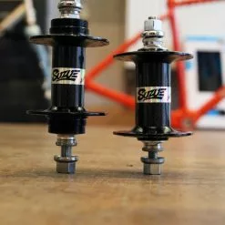 Suzue Pro Max CARBON Track Hochflansch Vorderradnabe - Schwarz -Ridea Verkäufe Suzue ProMax Carbon hub black 2