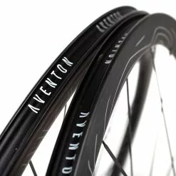 Aventon Latigo Carbon Laufradsatz 38mm -Ridea Verkäufe aventon latigo 01 track wheelset clincher 38mm 5