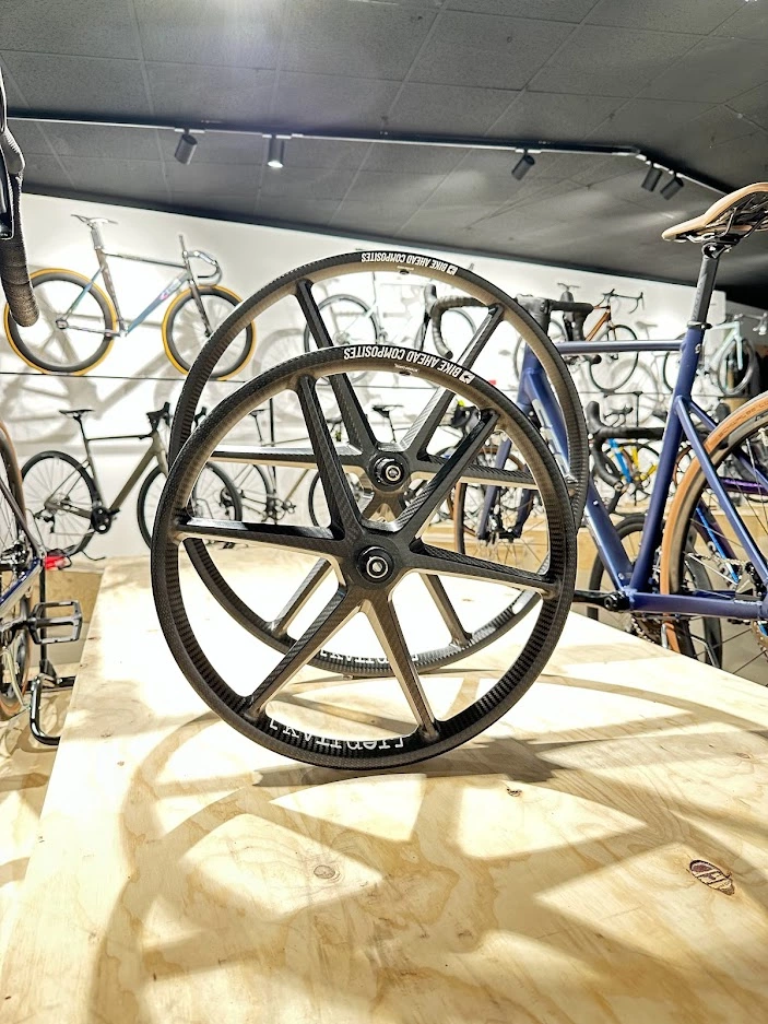 Kvirder Biturbo Carbon Bullitt 6-Speichen Laufräder Für Lastenrad 20" // 26" 5 Kvirder Biturbo Carbon Bullitt 6-Speichen Laufräder Für Lastenrad 20" // 26" – Bild 3