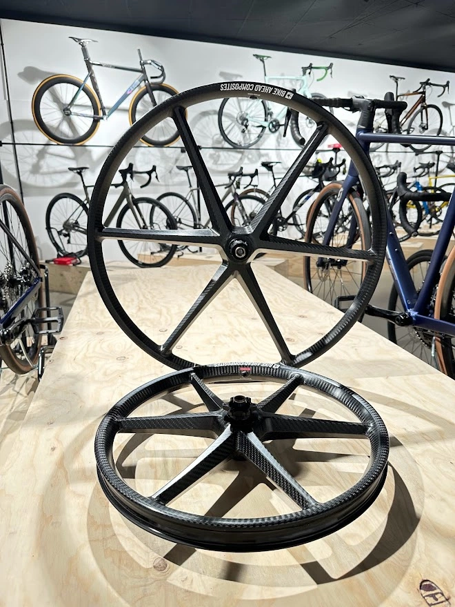 Kvirder Biturbo Carbon Bullitt 6-Speichen Laufräder Für Lastenrad 20" // 26" 4 Kvirder Biturbo Carbon Bullitt 6-Speichen Laufräder Für Lastenrad 20" // 26" – Bild 2