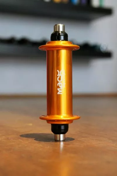 MACK HUBS Superlight Track Vorderrad Nabe Niederflansch - Farbig 6 MACK HUBS Superlight Track Vorderrad Nabe Niederflansch - Farbig – Bild 4