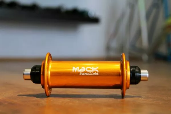 MACK HUBS Superlight Track Vorderrad Nabe Niederflansch - Farbig 7 MACK HUBS Superlight Track Vorderrad Nabe Niederflansch - Farbig – Bild 5