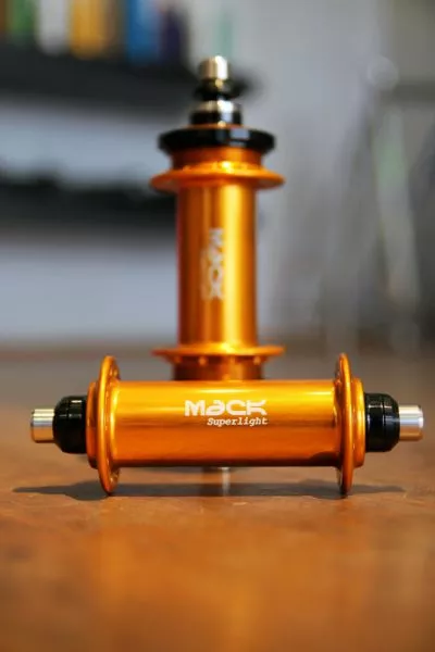 MACK HUBS Superlight Track Vorderrad Nabe Niederflansch - Farbig 8 MACK HUBS Superlight Track Vorderrad Nabe Niederflansch - Farbig – Bild 6