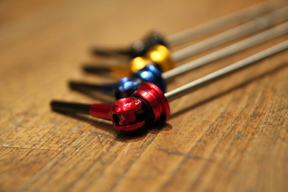 SMParts. SM-Parts Schnellspanner Mit Titanachse Und Carbonhebel - Set 7 SMParts. SM-Parts Schnellspanner Mit Titanachse Und Carbonhebel - Set – Bild 5