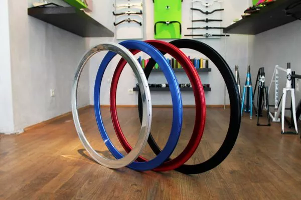 SMParts. SM-Parts SMP43 Hochprofil Aluminium Felge 28" 700c - Poliert 3 SMParts. SM-Parts SMP43 Hochprofil Aluminium Felge 28" 700c - Poliert