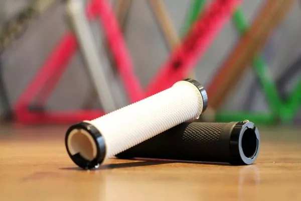 SMParts. SM-Parts Lock-On Griffe - Schwarz 3 SMParts. SM-Parts Lock-On Griffe - Schwarz