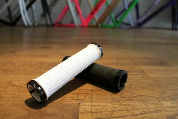 SMParts. SM-Parts Lock-On Griffe - Schwarz 5 SMParts. SM-Parts Lock-On Griffe - Schwarz – Bild 3