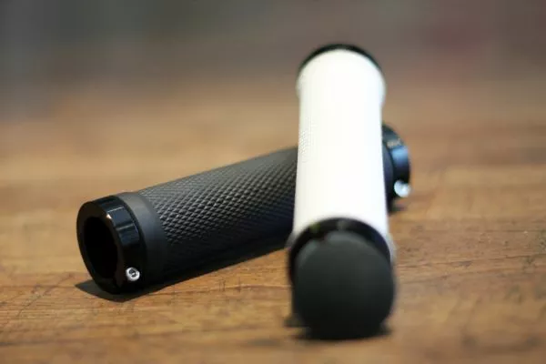 SMParts. SM-Parts Lock-On Griffe - Schwarz 6 SMParts. SM-Parts Lock-On Griffe - Schwarz – Bild 4