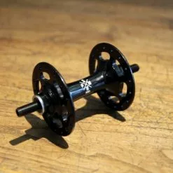 SMParts. SM-Parts Track Hochflansch Vorderradnabe 27 SMParts. SM-Parts Track Hochflansch Vorderradnabe -Ridea Verkäufe smp track front hub black 1