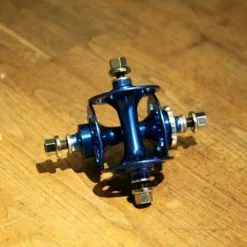 SMParts. SM-Parts Track Hochflansch Vorderradnabe 44 SMParts. SM-Parts Track Hochflansch Vorderradnabe -Ridea Verkäufe smp track hub blue 1