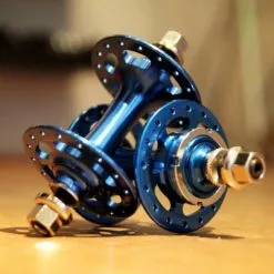 SMParts. SM-Parts Track Hochflansch Vorderradnabe 26 SMParts. SM-Parts Track Hochflansch Vorderradnabe -Ridea Verkäufe smp track hub blue 3