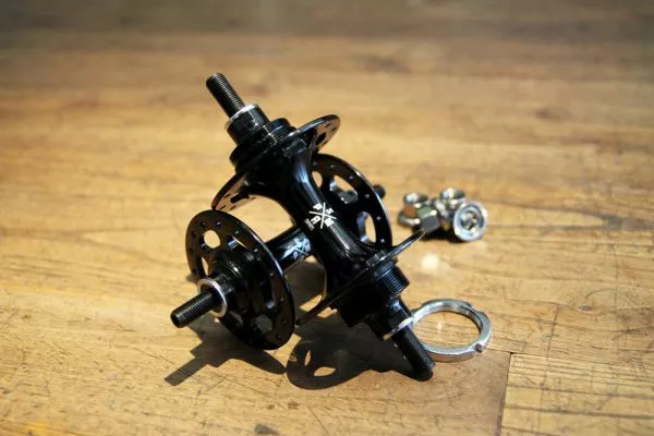 SMParts. SM-Parts Track Hochflansch Vorderradnabe 14 SMParts. SM-Parts Track Hochflansch Vorderradnabe – Bild 12