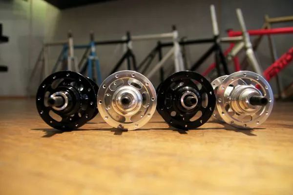 SMParts. SM-Parts Track Hochflansch Vorderradnabe 17 SMParts. SM-Parts Track Hochflansch Vorderradnabe – Bild 15