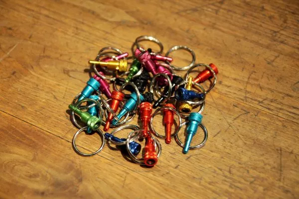 SMParts. SM-Parts Ventiladapter Mit Schlüsselring SV Auf AV 4 SMParts. SM-Parts Ventiladapter Mit Schlüsselring SV Auf AV – Bild 2