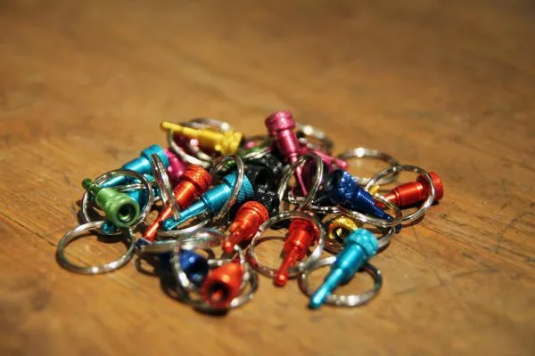 SMParts. SM-Parts Ventiladapter Mit Schlüsselring SV Auf AV 5 SMParts. SM-Parts Ventiladapter Mit Schlüsselring SV Auf AV – Bild 3