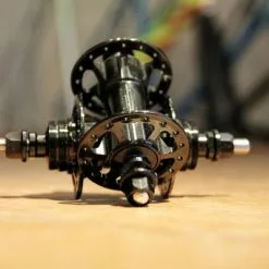 Spike Track Hochflansch Vorderradnabe 17 Spike Track Hochflansch Vorderradnabe -Ridea Verkäufe spike track hubs black