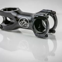 SwiftArt. Bolt CNC Vorbau 31.8mm -Ridea Verkäufe swiftart.bolt vorbau black 80