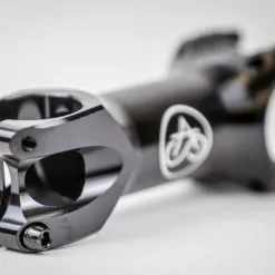 SwiftArt. Bolt CNC Vorbau 31.8mm -Ridea Verkäufe swiftart.bolt vorbau detail black 3