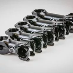 SwiftArt. Bolt CNC Vorbau 31.8mm -Ridea Verkäufe swiftart.bolt vorbau detail black all 2