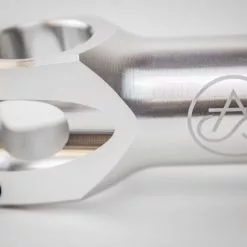 SwiftArt. Bolt CNC Vorbau 31.8mm -Ridea Verkäufe swiftart.bolt vorbau detail silver 7